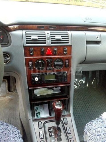 Mercedes E 220 2000, 424,733 km - 2.2 l - Bakı