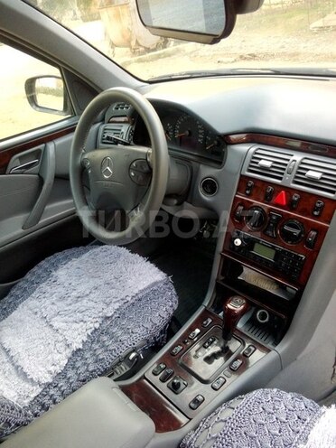 Mercedes E 220 2000, 424,733 km - 2.2 l - Bakı