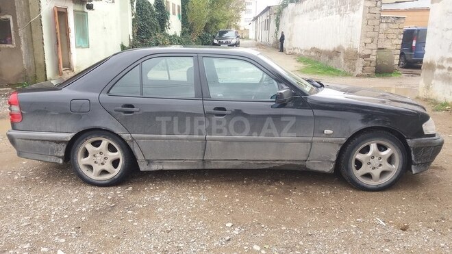 Mercedes C 180 1998, 270,000 km - 0.3 l - Bakı