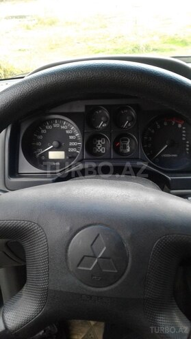 Mitsubishi Pajero 2003, 280,000 km - 3.0 l - Quba