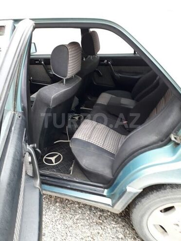 Mercedes 190 1991, 260,000 km - 2.6 л - Bakı