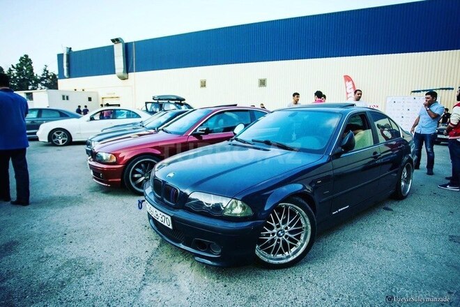 BMW 325 2001, 203,000 km - 2.5 l - Bakı