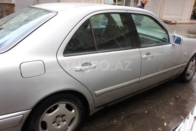 Mercedes E 230 1996, 550,000 km - 2.3 l - Bakı