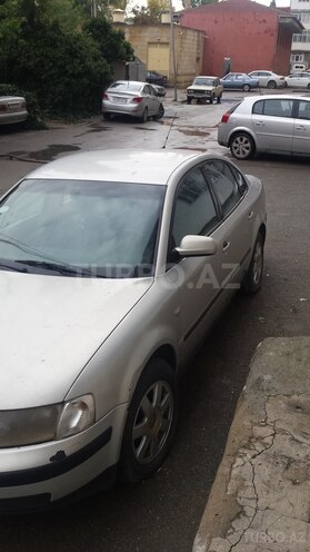 Volkswagen Passat 1998, 300,000 km - 1.8 л - Bakı
