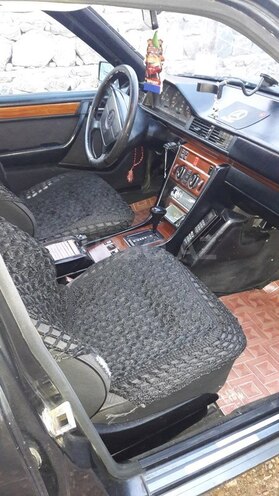 Mercedes  1994, 4,523,958 km - 0.3 l - Naxçıvan