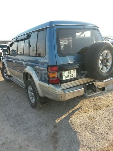 Mitsubishi Pajero 1993, 2,500 km - 0.4 l - Quba