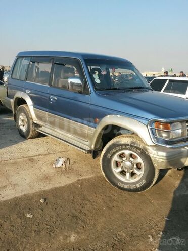 Mitsubishi Pajero 1993, 2,500 km - 0.4 l - Quba