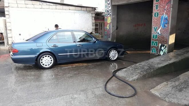 Mercedes E 280 2000, 202,000 km - 2.8 l - Ağcabədi