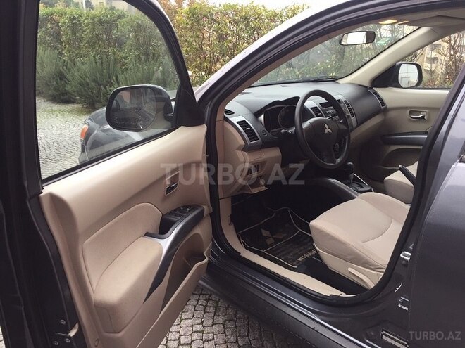 Mitsubishi Outlander 2011, 143,251 km - 2.4 л - Bakı