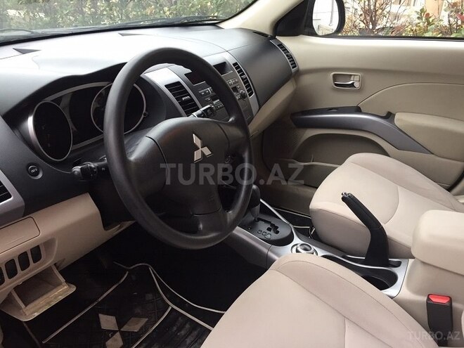 Mitsubishi Outlander 2011, 143,251 km - 2.4 л - Bakı