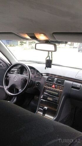 Mercedes E 220 1999, 392,000 km - 2.2 l - Bakı