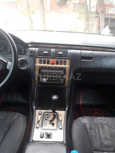 Mercedes E 240 1998, 320,000 km - 2.4 l - Bakı