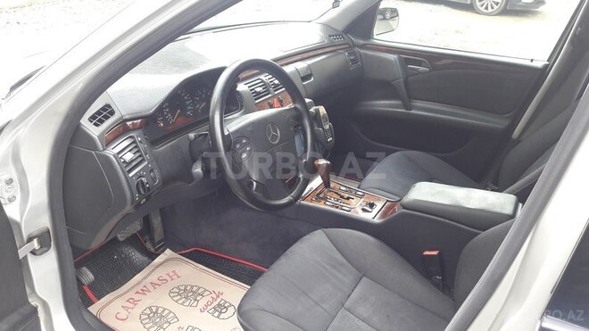 Mercedes E 240 1998, 398,000 km - 2.4 л - Bakı