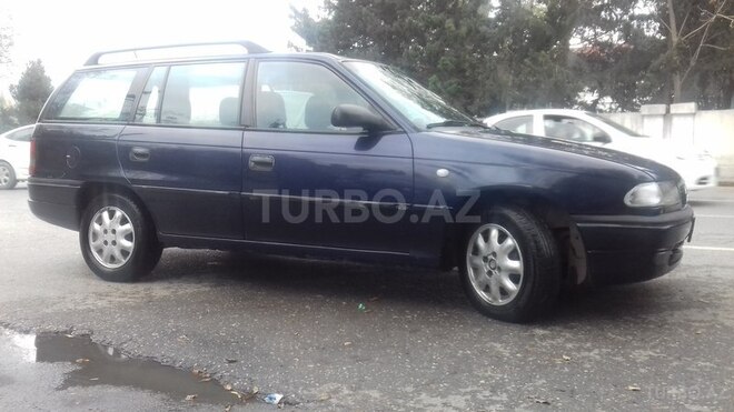 Opel Astra 1997, 210,000 km - 1.6 l - Bakı
