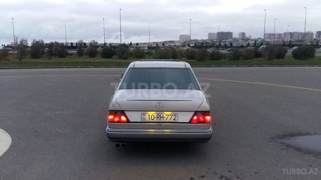 Mercedes E 250 1992, 250,000 km - 2.5 л - Bakı