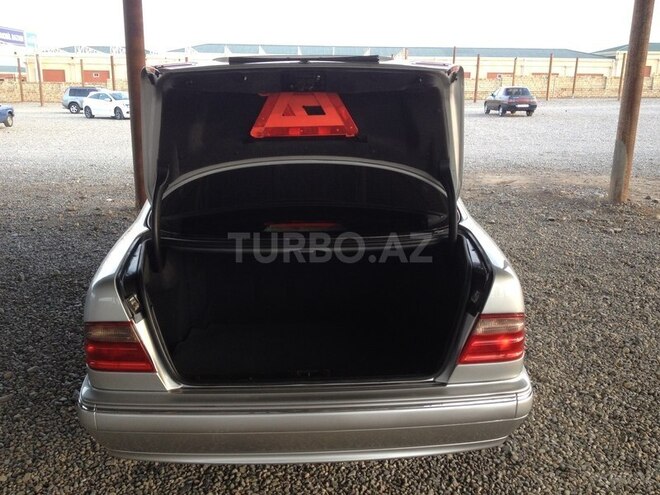Mercedes E 200 2000, 205,560 km - 2.0 l - Gəncə