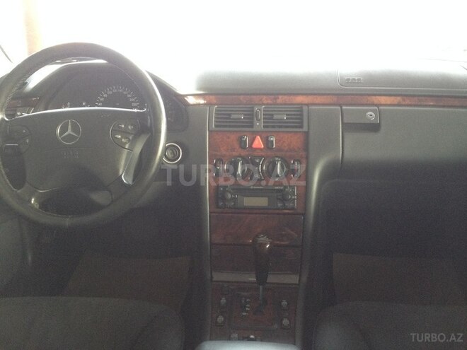 Mercedes E 200 2000, 205,560 km - 2.0 l - Gəncə