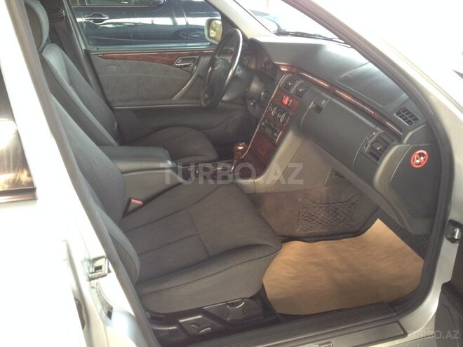 Mercedes E 200 2000, 205,560 km - 2.0 l - Gəncə