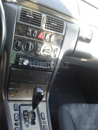 Mercedes E 240 2000, 216,300 km - 2.4 l - Bakı