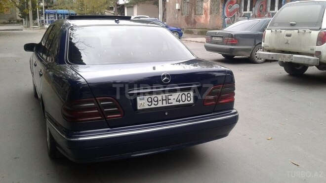 Mercedes E 220 2001, 325,000 km - 2.2 l - Bakı
