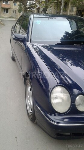 Mercedes E 220 2001, 325,000 km - 2.2 l - Bakı