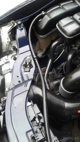 Mercedes E 220 2001, 325,000 km - 2.2 l - Bakı