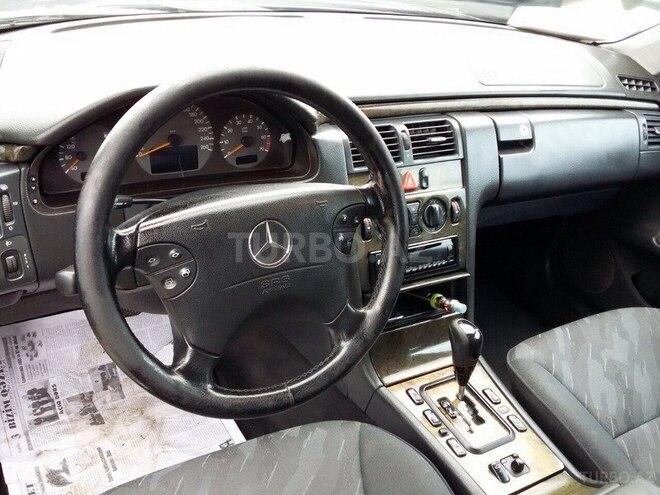 Mercedes E 200 2002, 265,000 km - 2.0 l - Bakı