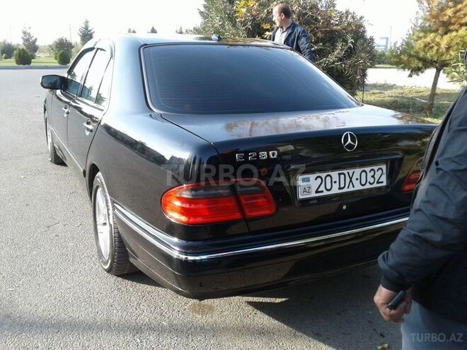 Mercedes E 280 1999, 350,000 km - 2.8 l - Goranboy