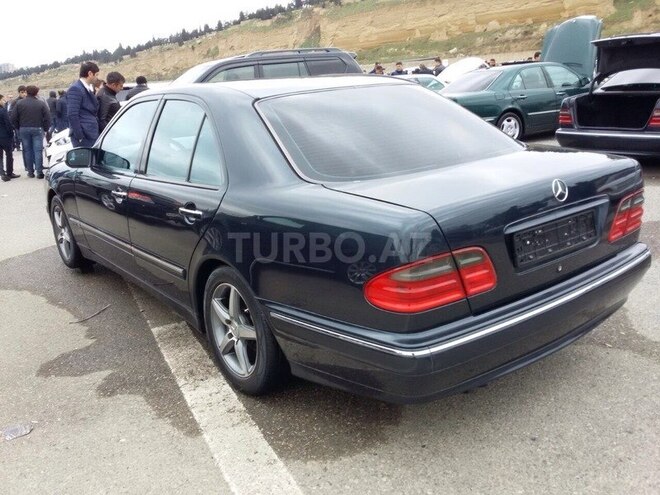 Mercedes E 220 2002, 265,000 km - 2.0 l - Bakı