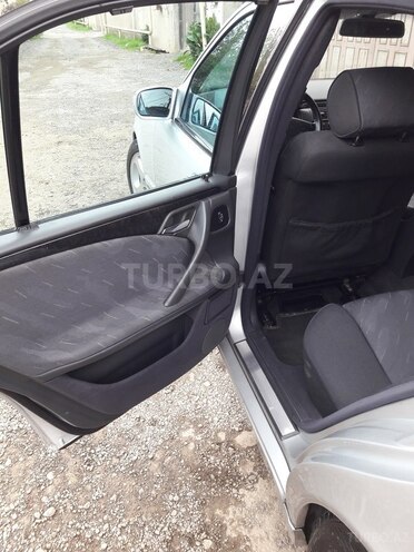 Mercedes E 240 1999, 265,000 km - 2.4 l - Bakı