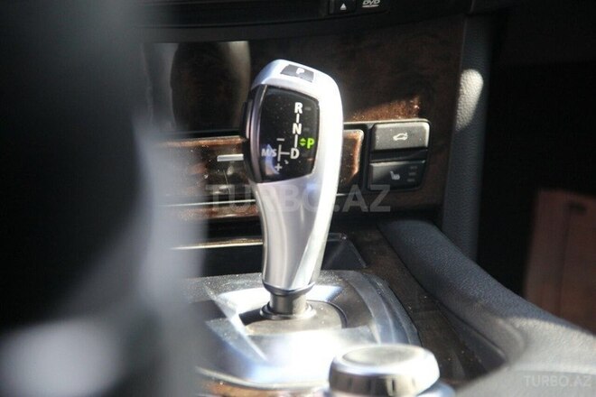 BMW 528 2008, 102,000 km - 3.0 l - Bakı