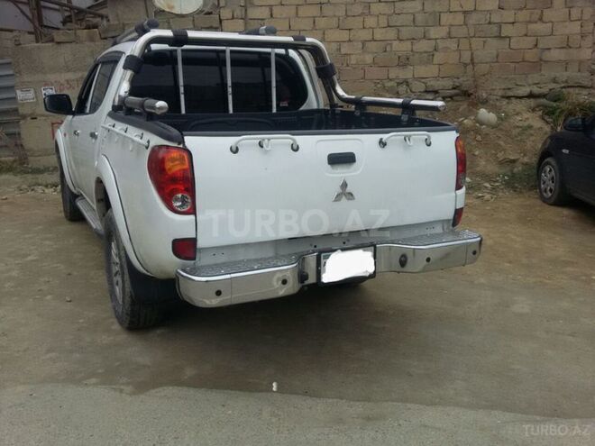 Mitsubishi L200 2008, 250,000 km - 2.5 l - Bakı