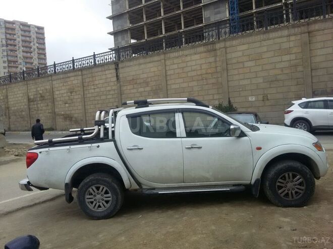 Mitsubishi L200 2008, 250,000 km - 2.5 l - Bakı