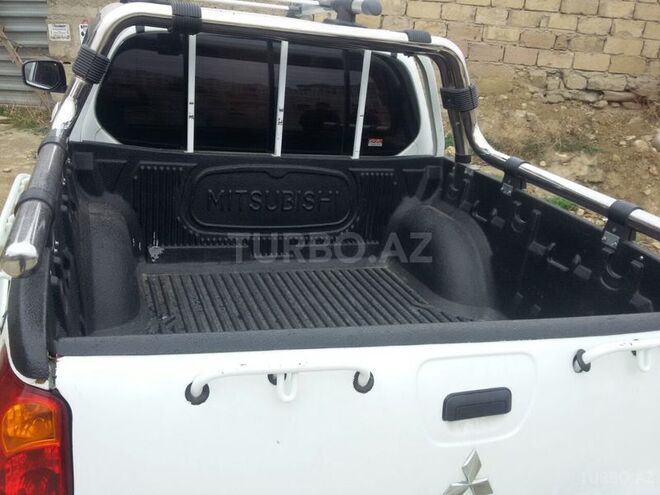 Mitsubishi L200 2008, 250,000 km - 2.5 l - Bakı