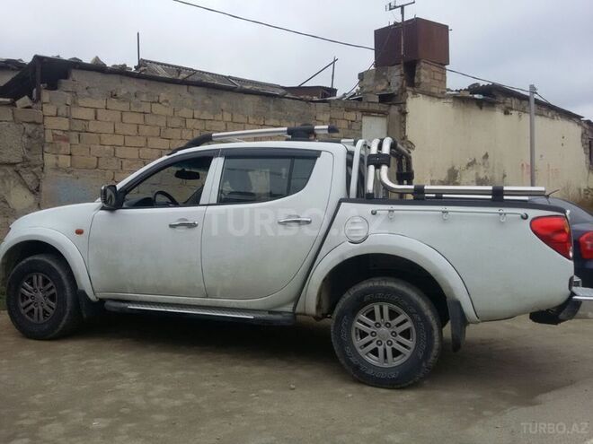 Mitsubishi L200 2008, 250,000 km - 2.5 l - Bakı