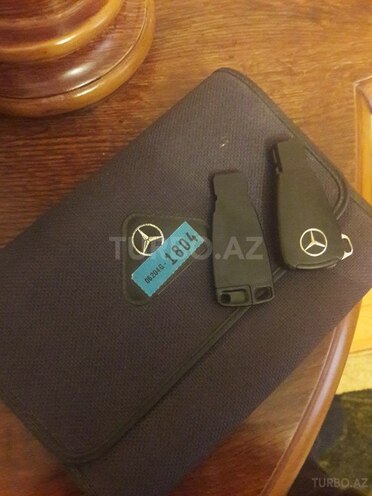 Mercedes E 240 1999, 265,000 km - 2.4 l - Bakı