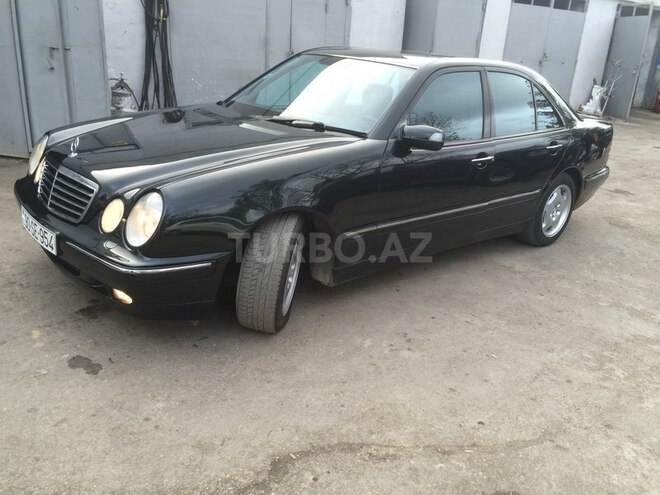 Mercedes E 220 2001, 287,000 km - 2.2 l - Bakı