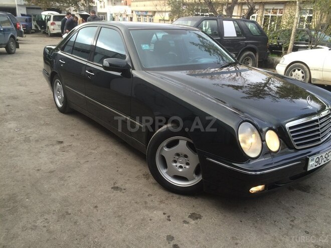 Mercedes E 220 2001, 287,000 km - 2.2 l - Bakı