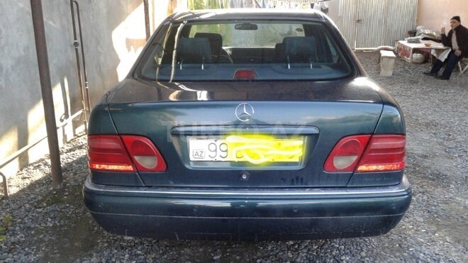 Mercedes E 220 1998, 25,364 km - 2.2 l - İmişli