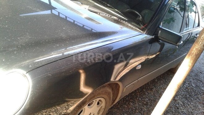 Mercedes E 220 1998, 25,364 km - 2.2 l - İmişli