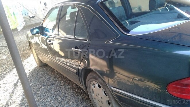 Mercedes E 220 1998, 25,364 km - 2.2 l - İmişli