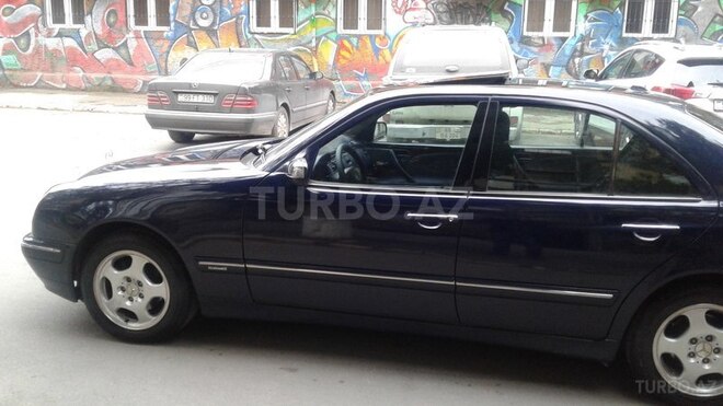 Mercedes E 220 2001, 321,523 km - 2.2 l - Bakı