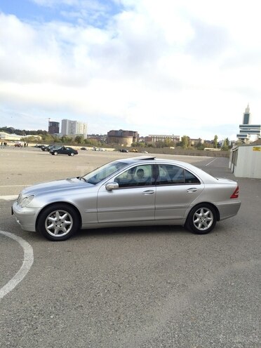 Mercedes C 240 2003, 245,300 km - 2.6 л - Bakı