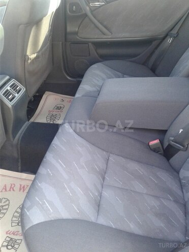 Mercedes E 260 2000, 216,000 km - 2.6 l - Bakı
