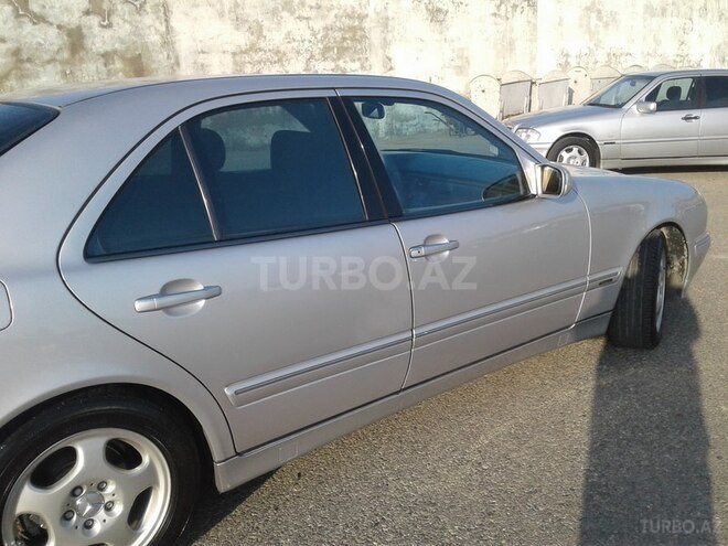 Mercedes E 260 2000, 216,000 km - 2.6 l - Bakı