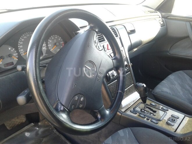 Mercedes E 260 2000, 216,000 km - 2.6 l - Bakı