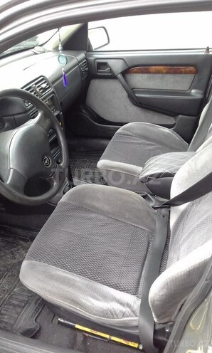 Opel Vectra 1995, 282,000 km - 2.0 l - Bakı