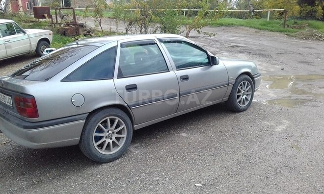 Opel Vectra 1995, 282,000 km - 2.0 l - Bakı