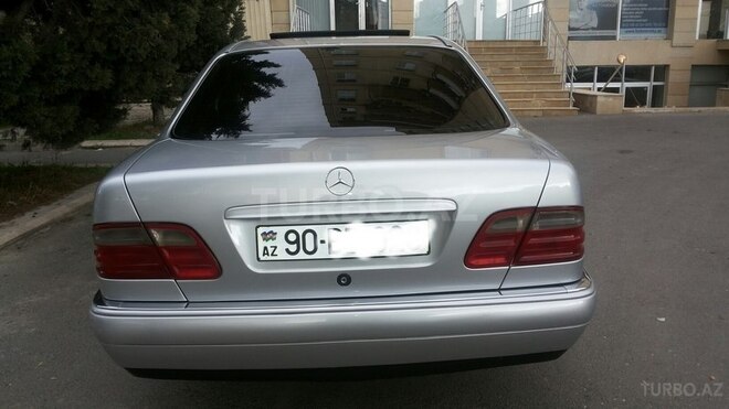 Mercedes E 240 1999, 265,000 km - 2.4 l - Bakı
