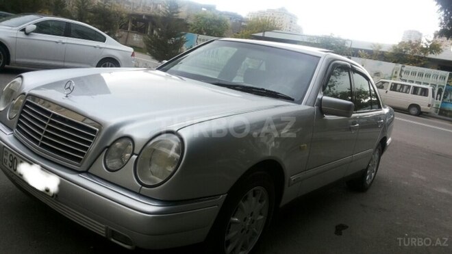 Mercedes E 240 1999, 265,000 km - 2.4 l - Bakı